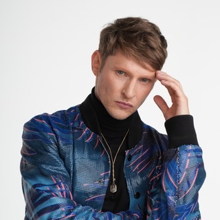 Аватар канала «RevoльveRS - Алексей Елистратов»